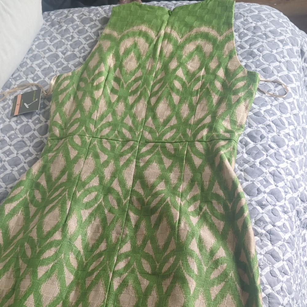Taylor Green and Cream Textured Dress - Picture 4 of 6